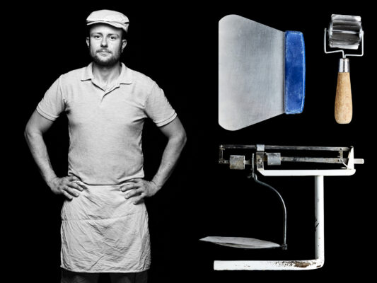 BÄCKER, FOTOPROJEKT JUNGE WILDE ALTES HANDWERK, HANDWERKER, PORTRAITSERIE SW, HANDWERKSKAMMER FREIBURG, VERNISSAGE