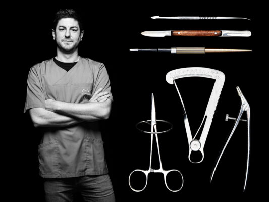 ZAHNTECHNIKER, FOTOPROJEKT JUNGE WILDE ALTES HANDWERK, HANDWERKER, PORTRAITSERIE SW, HANDWERKSKAMMER FREIBURG, VERNISSAGE