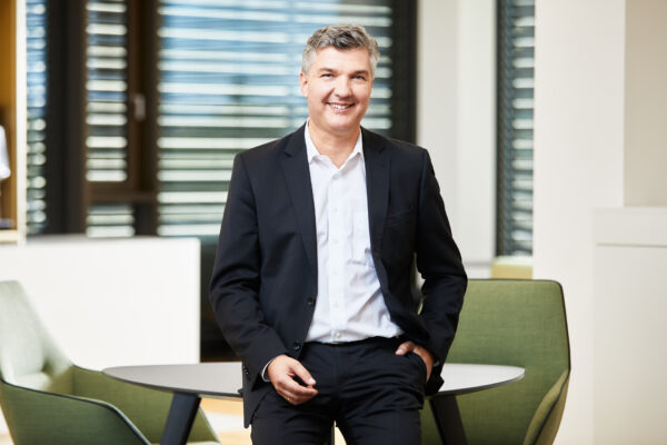 MEIKO, BUSINESSPORTRAITS, HEADSHOT, MITARBEITERPORTRAIT, GESCHÄFTSFÜHRERPORTRAIT