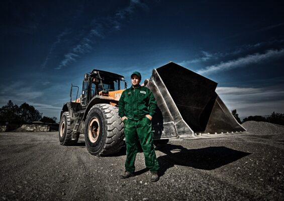 UHL KIESWERK, RADLADER, GROSSE MASCHINE