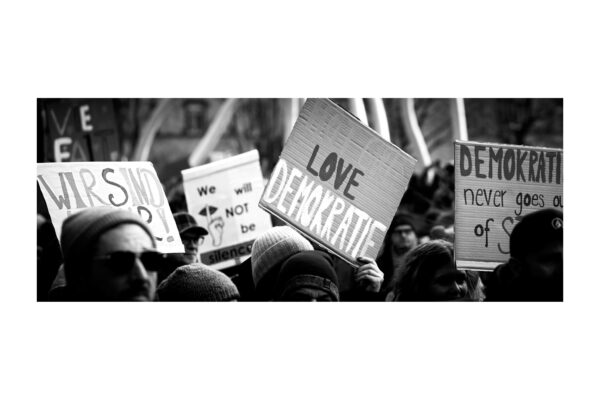 DEMO OFFENBURG, DEMONSTRATION, DEMOKRATIE, DEMOKRATIE BRAUCHT DICH