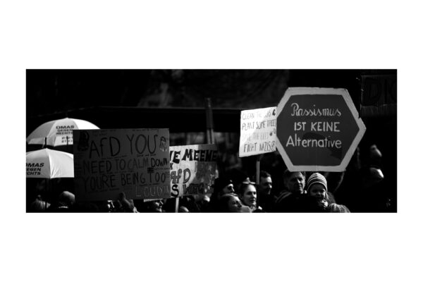 DEMO OFFENBURG, DEMONSTRATION, DEMOKRATIE, DEMOKRATIE BRAUCHT DICH