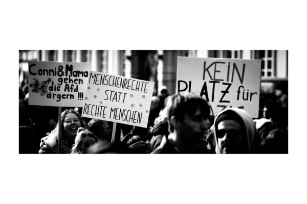 DEMO OFFENBURG, DEMONSTRATION, DEMOKRATIE, DEMOKRATIE BRAUCHT DICH