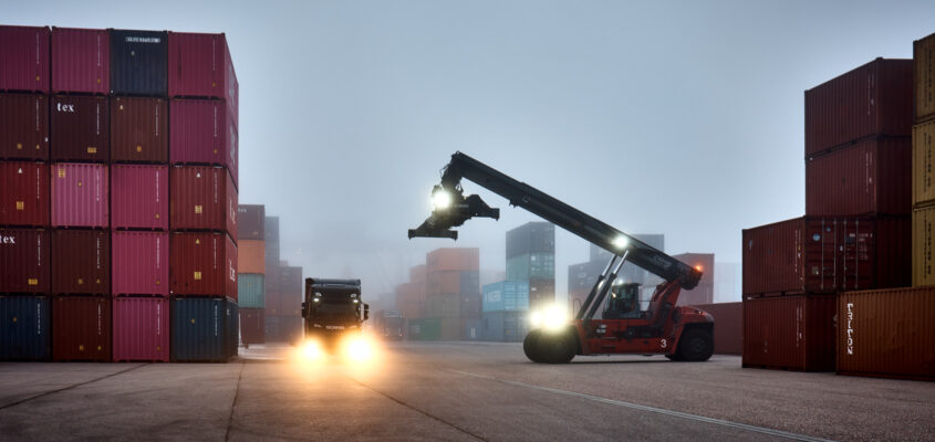 KEHLER HAFEN, TERMINAL KEHL, HAFEN UMSCHLAG, INDUSTRIEFOTOGRAF