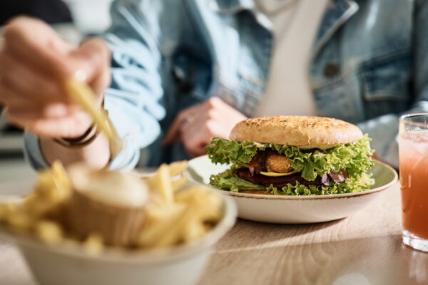 Foodfotografie veganer Burger My Heart Beats Vegan Karlsruhe